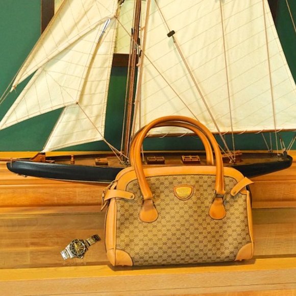 🛠️🧽🧴👜Keep Calm & Go Shopping, Seller Bio - Picture 3 of 17